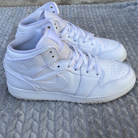 Jordan Shoes - Jordan 1 Mid size mens and youth 7 women’s 9